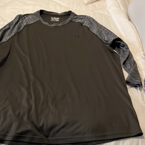 Under Armour Fitted Tee - Picture 3 of 3